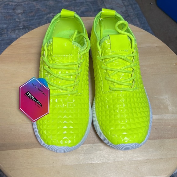 ROXY-ROSE Women Lightweight yellow Metallic Studded Jogger shoes size 6 - Picture 4 of 7